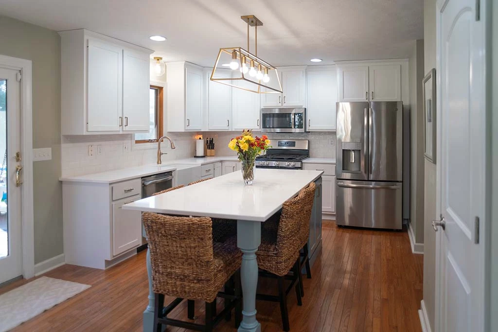 white quartz countertop kitchen